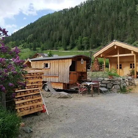 Schlosswirts Wohnmobilstellplatz, Schaeferwagen Und Bauwagen Grossglockner Hochalpenstrasse *