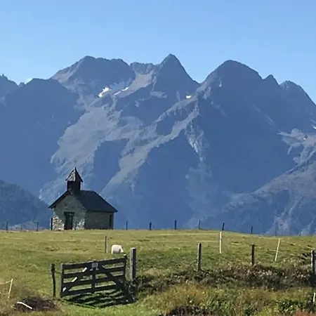Kamp alanı Schlosswirts Wohnmobilstellplatz Und Schaeferwagen *