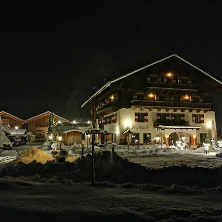 Schlosswirts Wohnmobilstellplatz Und Schaeferwagen Kamp alanı