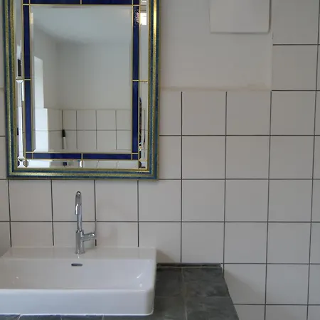 Schlosswirts Wohnmobilstellplatz Und Schaeferwagen Kamp alanı