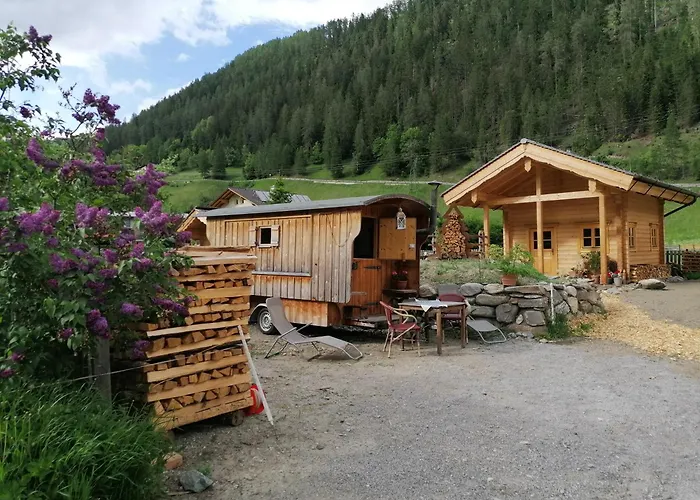 Schlosswirts Wohnmobilstellplatz Und Schaeferwagen *