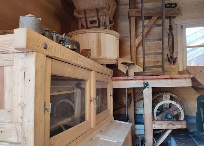 Schlosswirts Wohnmobilstellplatz Und Schaeferwagen *