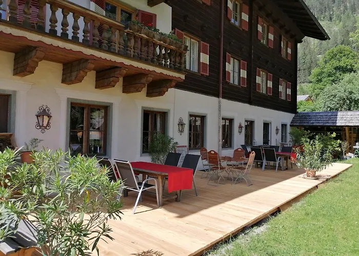 Schlosswirts Wohnmobilstellplatz Und Schaeferwagen *