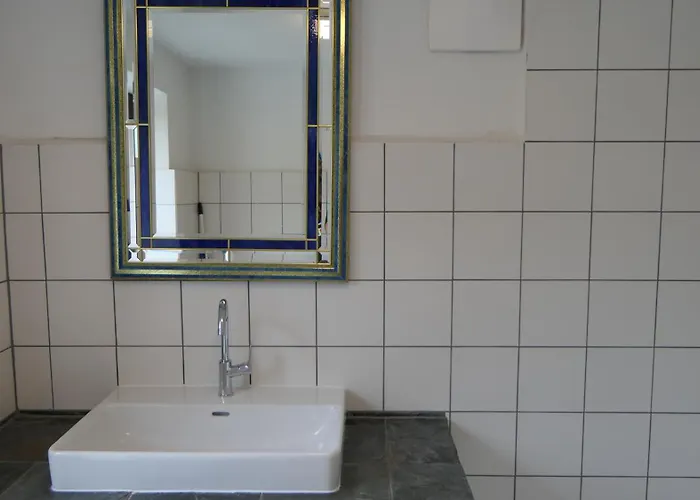 Schlosswirts Wohnmobilstellplatz Und Schaeferwagen Kemping